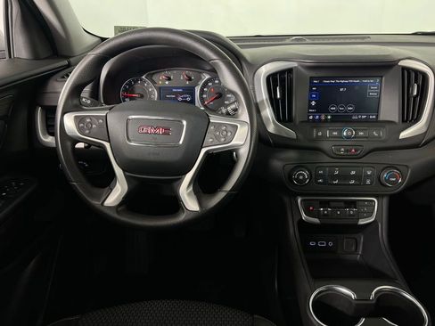Used 2024 GMC Terrain SLE image 12