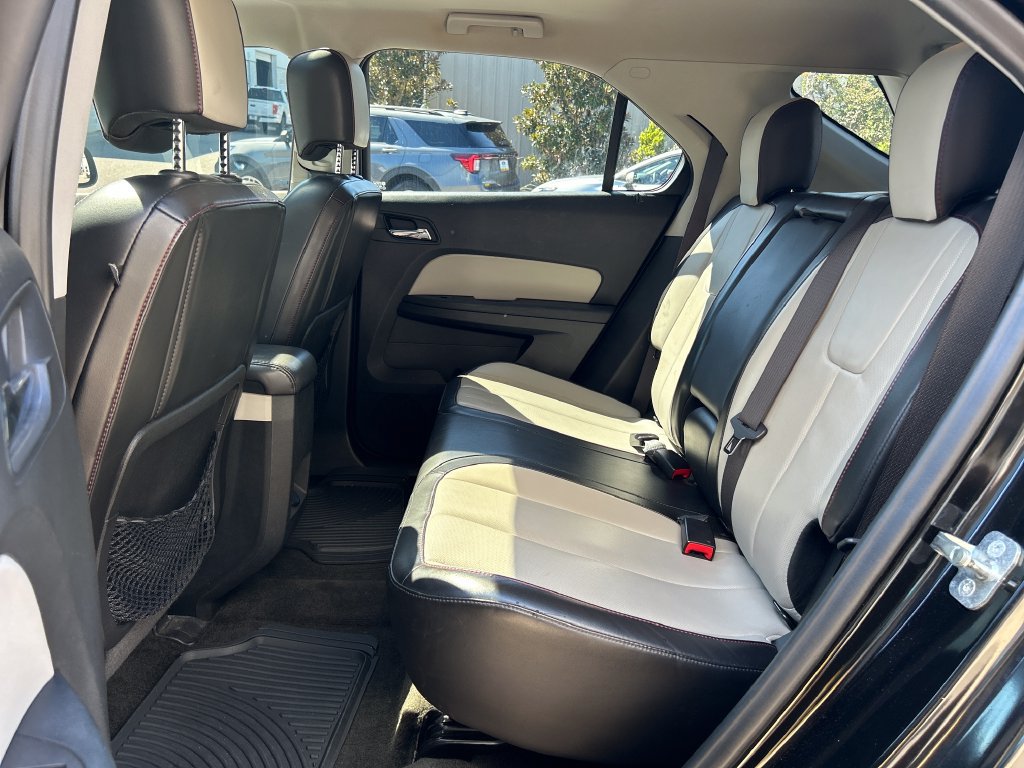 Used 2017 Chevrolet Equinox Premier w/ Enhanced Convenience Package FWD image 12