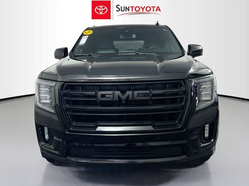 Used 2023 GMC Yukon SLT w/ SLT Luxury Package image 10