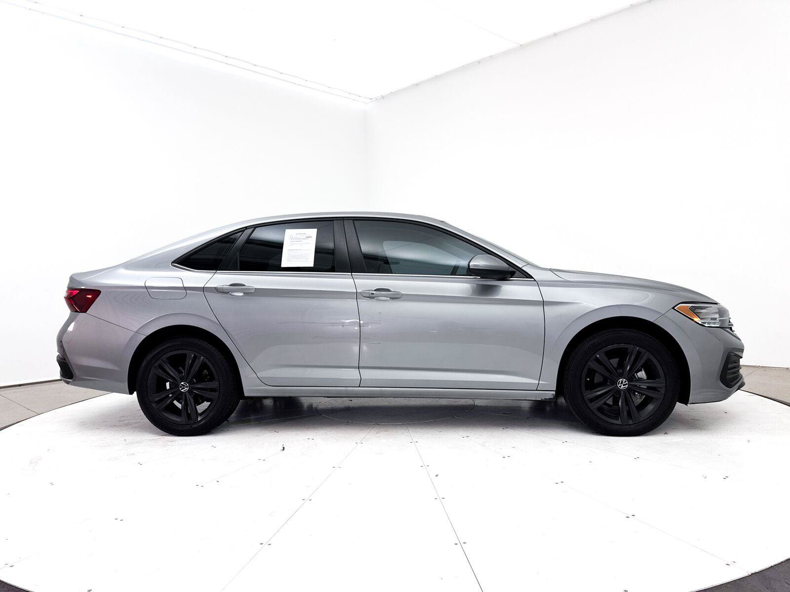 Used 2023 Volkswagen Jetta SE FWD image 38