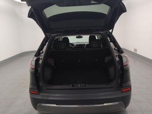 Used 2019 Jeep Cherokee Limited FWD image 29
