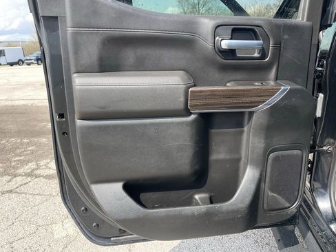 Used 2021 Chevrolet Silverado 1500 LT Trail Boss w/ Convenience Package II image 16