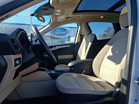 Used 2020 Ford Escape SE image 14