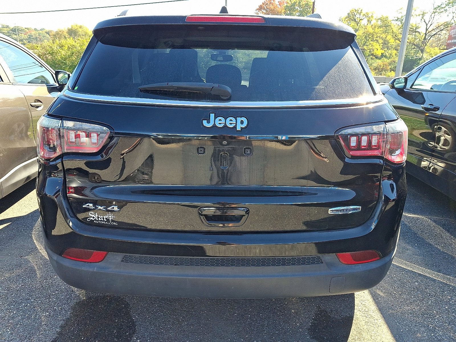 Used 2018 Jeep Compass Latitude w/ Popular Equipment Group AWD/4WD image 5