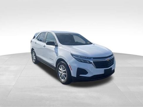 Used 2024 Chevrolet Equinox LS w/ LS Convenience Package image 7