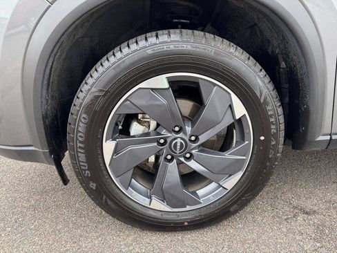 Used 2025 Nissan Rogue SV FWD image 33