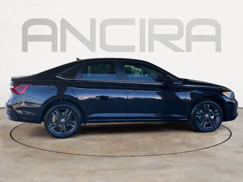 Used 2023 Volkswagen Jetta SE w/ Panoramic Sunroof Package FWD image 11