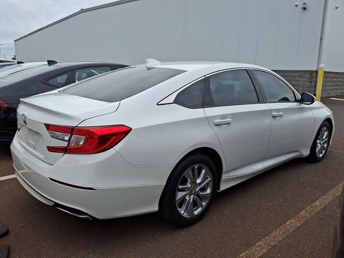 Used 2019 Honda Accord LX image 4