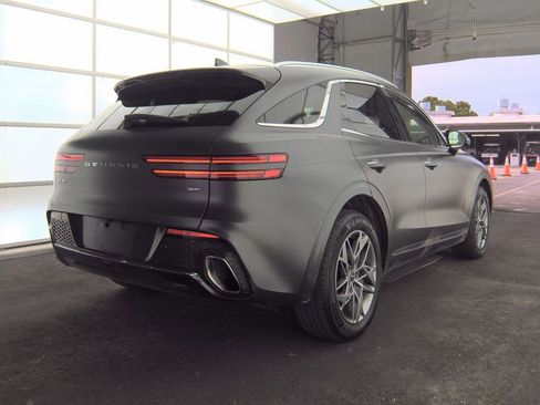 Used 2024 Genesis GV70 2.5T w/ Advanced Package image 2