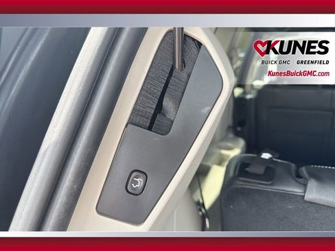 Used 2017 Dodge Grand Caravan SXT FWD image 40