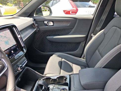 Certified 2023 Volvo XC40 Recharge Core w/ Protection Package Premier AWD/4WD image 16