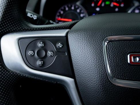 Used 2022 GMC Terrain SLE w/ Driver Convenience Package FWD image 17