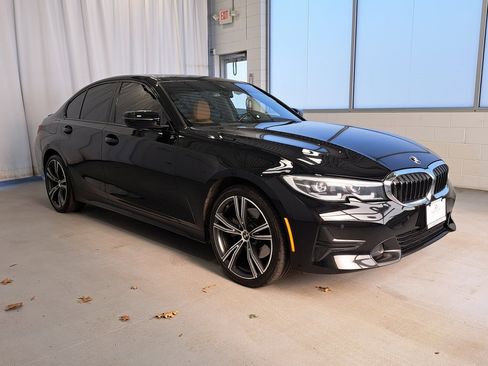 Used 2022 BMW 330i xDrive Sedan w/ Driving Assistance Package image 4