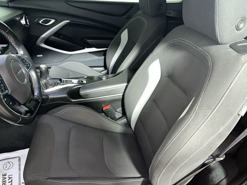 Used 2022 Chevrolet Camaro LT w/ Technology Package RWD image 15