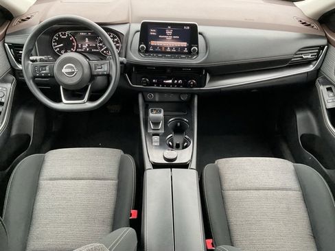 Used 2022 Nissan Rogue SV image 16