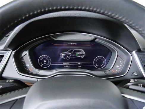 Used 2020 Audi Q5 e Prestige w/ Prestige Package image 19