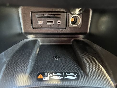 Used 2019 Chevrolet Equinox Premier image 16