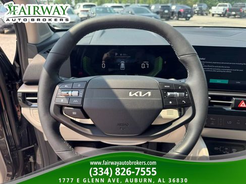 Used 2026 Kia Sportage EX FWD image 18