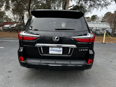 Used 2020 Lexus LX 570 4WD w/ Luxury Package image 8