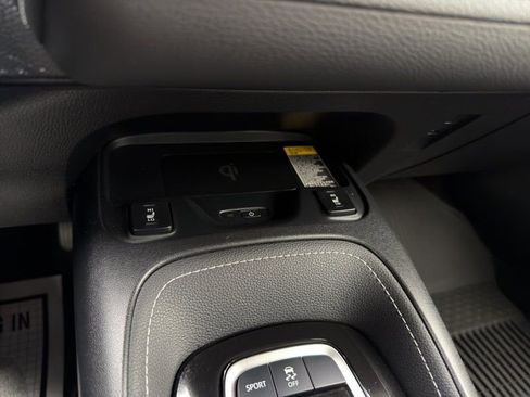 Used 2022 Toyota Corolla XSE image 18
