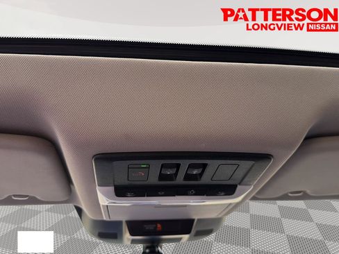 Used 2023 Nissan Rogue Platinum FWD image 6