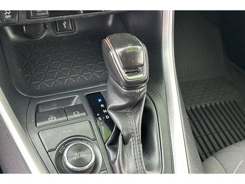 Used 2020 Toyota RAV4 XLE w/ Convenience Package AWD/4WD image 24