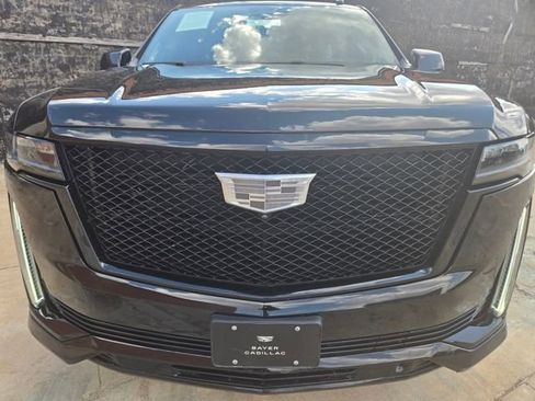 Used 2023 Cadillac Escalade Sport Platinum w/ LPO, ONYX Package image 2