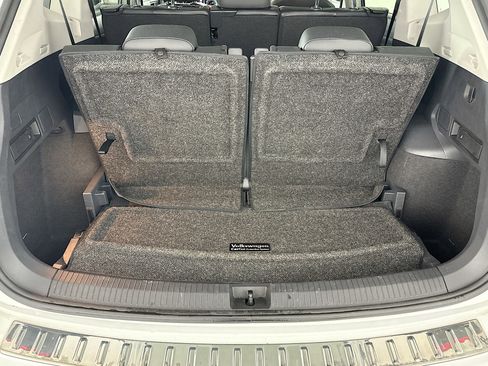 Used 2019 Volkswagen Tiguan SE image 31