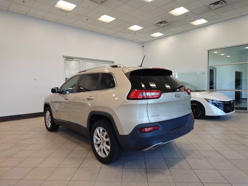 Used 2015 Jeep Cherokee Limited AWD/4WD image 4