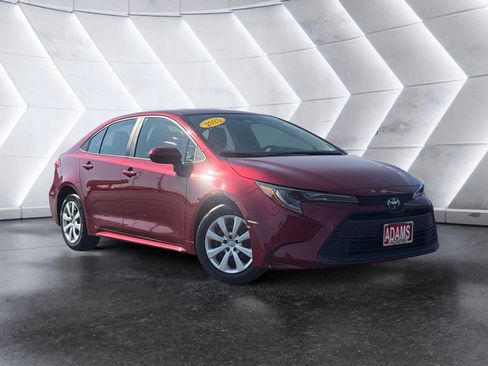 Used 2025 Toyota Corolla LE FWD image 1