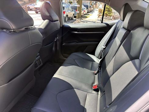 Used 2022 Toyota Camry XSE image 18