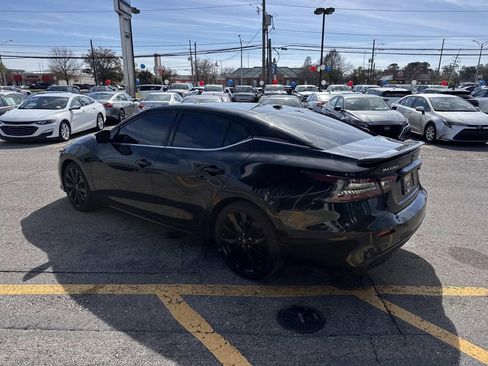 Used 2023 Nissan Maxima SR w/ Sport Mat Group image 6