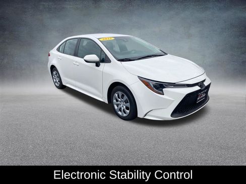 Used 2022 Toyota Corolla LE image 9