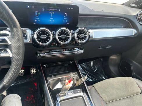 Used 2025 Mercedes-Benz GLB 35 AMG 4MATIC image 27
