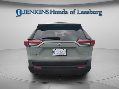 Used 2019 Toyota RAV4 XLE w/ Convenience Package image 5