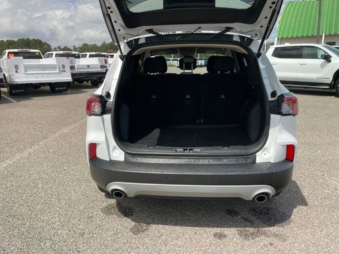 Used 2020 Ford Escape SE image 21