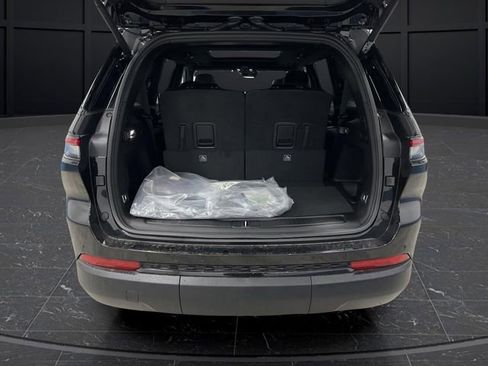 New 2025 Jeep Grand Cherokee L Limited w/ Black Appearance Package image 15