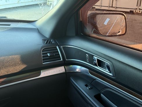 Used 2019 Ford Explorer Limited w/ Class III Trailer Tow Package image 19