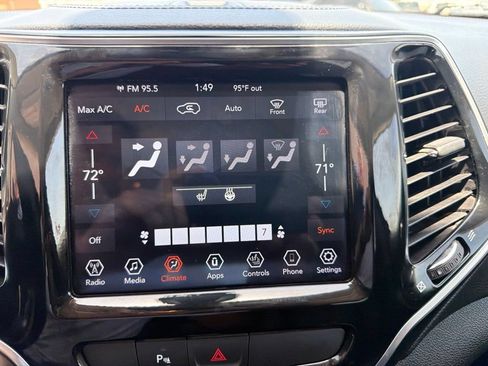 Used 2020 Jeep Cherokee Limited FWD image 25