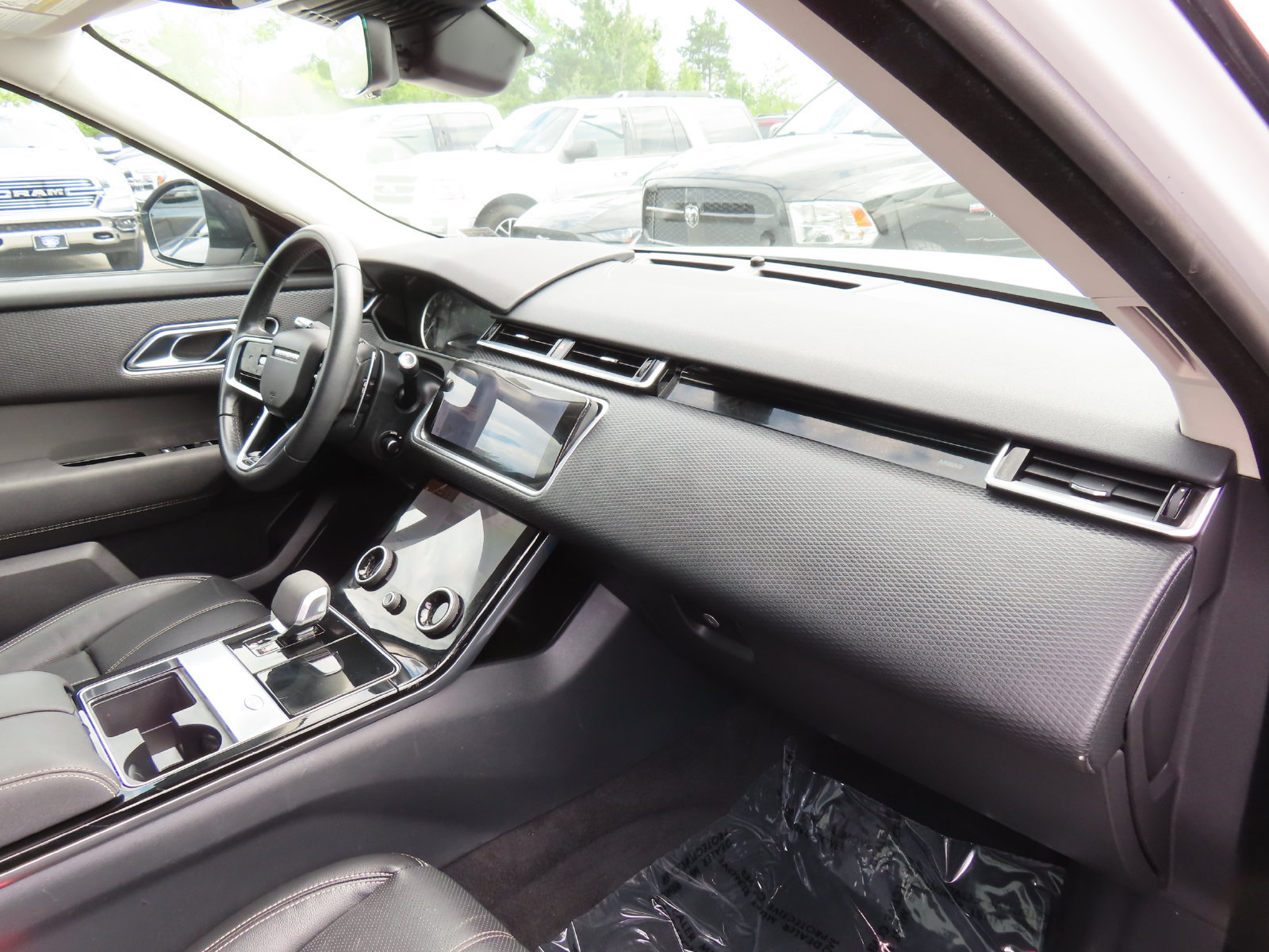 Used 2023 Land Rover Range Rover Velar S AWD/4WD image 21
