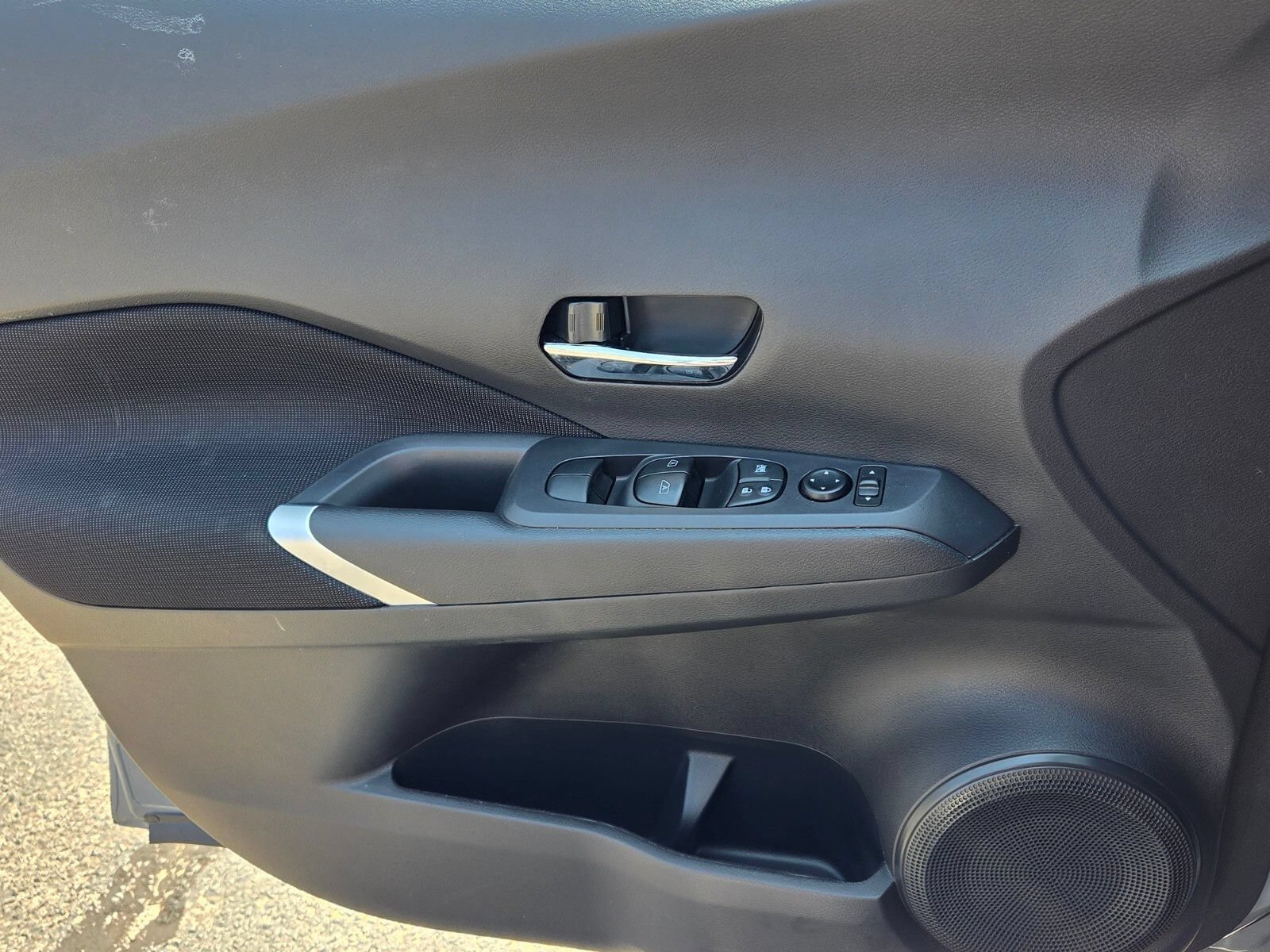 Used 2024 Nissan Kicks SV FWD image 28