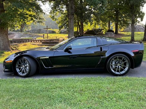 Used 2013 Chevrolet Corvette Grand Sport w/ 3LT Preferred Equipment Group RWD image 4