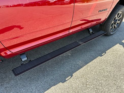 New 2026 RAM 2500 Laramie AWD/4WD image 17