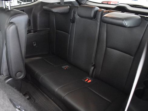 Used 2023 Toyota Highlander Platinum image 29