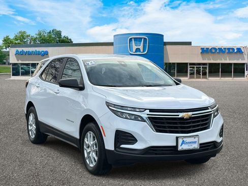 Used 2023 Chevrolet Equinox LS w/ LS Convenience Package image 1
