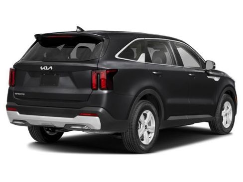 Used 2025 Kia Sorento LX FWD image 5