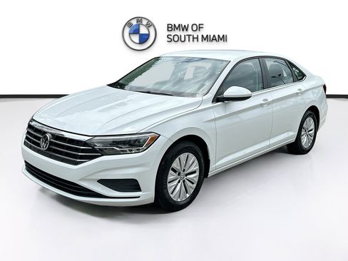 Used 2019 Volkswagen Jetta SE FWD image 3