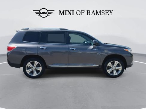 Used 2011 Toyota Highlander Limited w/ Tow Pkg AWD/4WD image 9