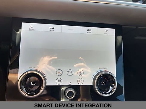 Used 2020 Land Rover Range Rover Evoque SE image 32