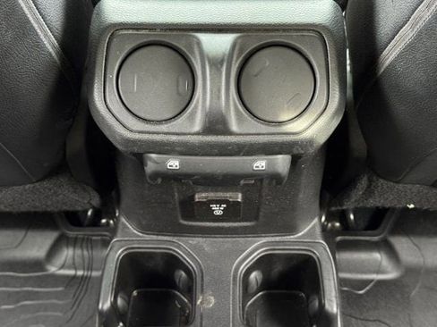Used 2022 Jeep Gladiator Sport image 30